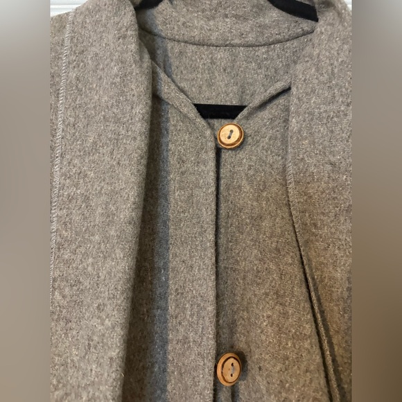 Brown Wool Poncho with Button Closure - Picture 2 of 4